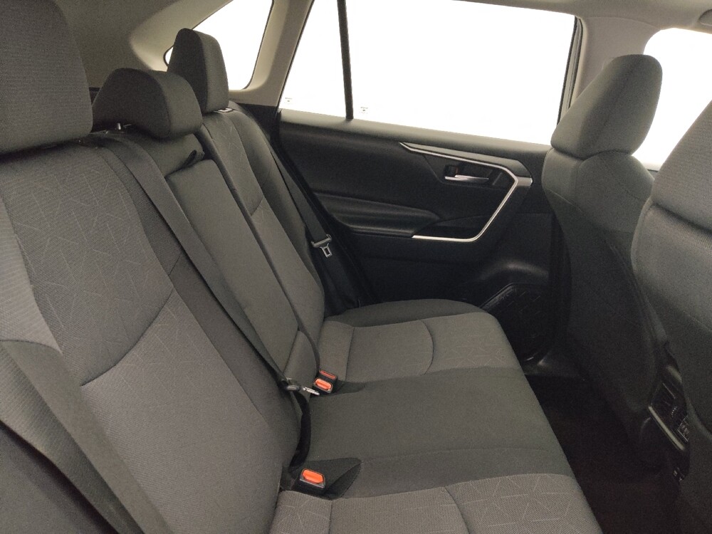 2019 Toyota RAV4 in Tampa, FL 33619 - 18107905 19