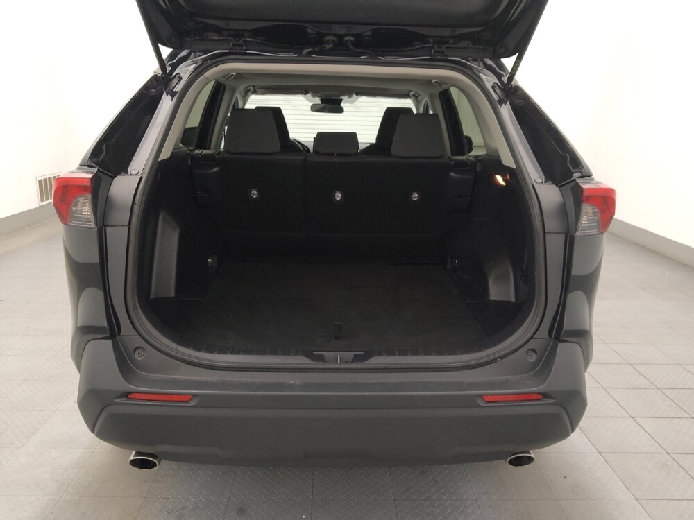 2019 Toyota RAV4 in Tampa, FL 33619 - 18107905 29