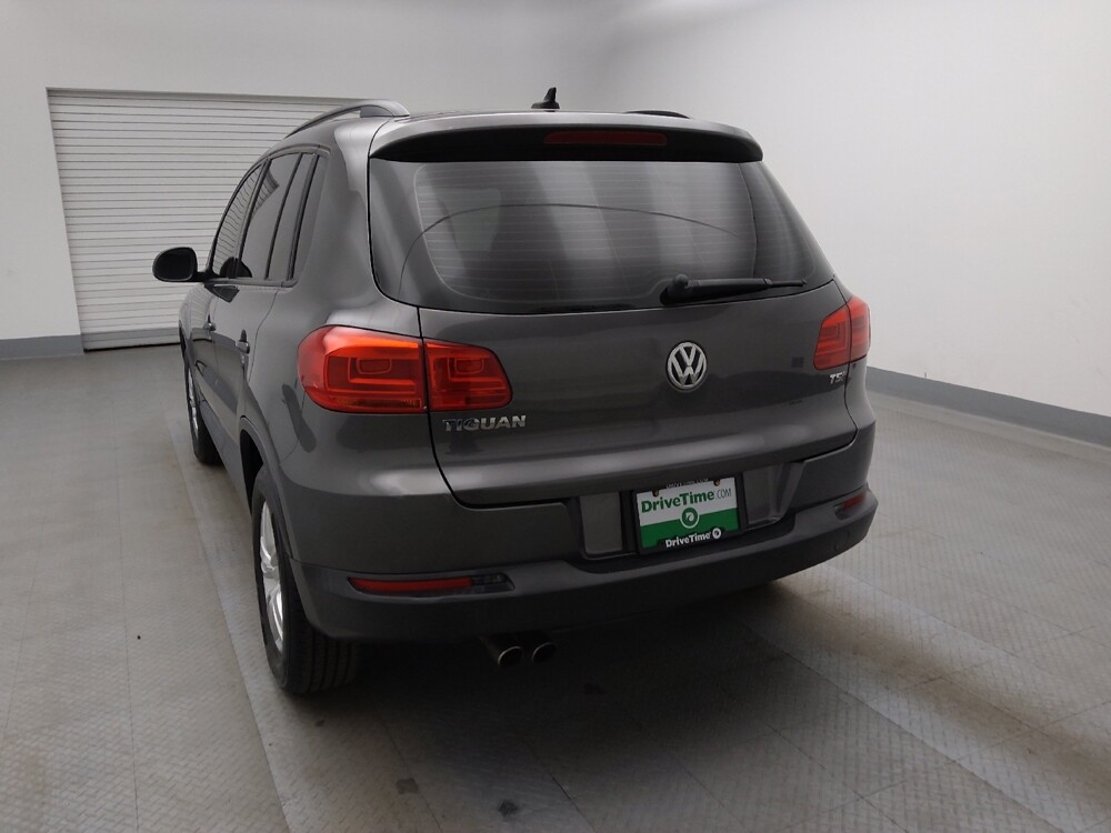 2017 Volkswagen Tiguan in Lakewood, CO 80215 - 18107974 6