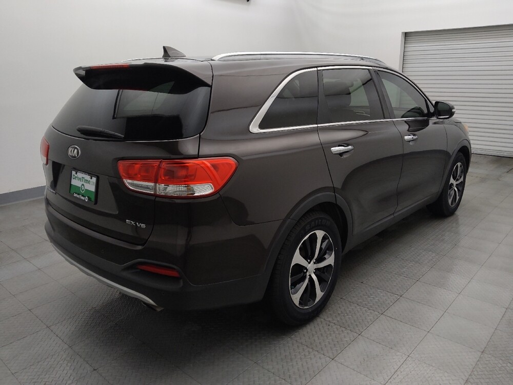 2016 Kia Sorento in Houston, TX 77060 - 18107996 9
