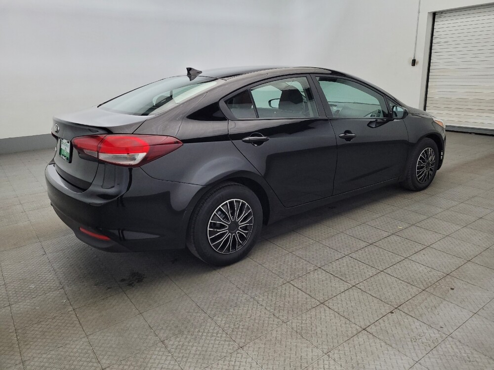 2017 Kia Forte in Pittsburgh, PA 15237 - 18108016 10
