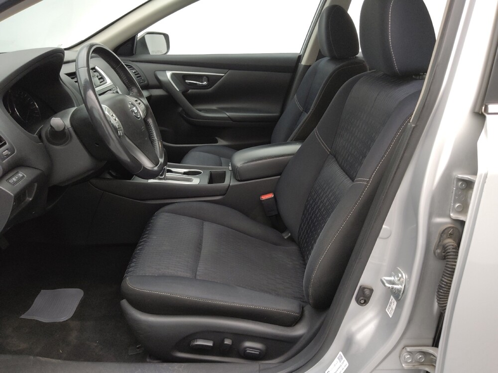 2017 Nissan Altima in St. Louis, MO 63125 - 18108042 17