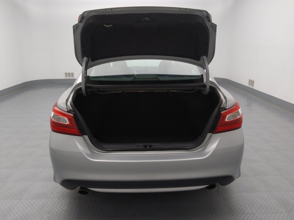 2017 Nissan Altima in St. Louis, MO 63125 - 18108042 29