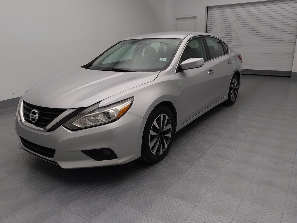 2017 Nissan Altima in St. Louis, MO 63125 - 18108042 2