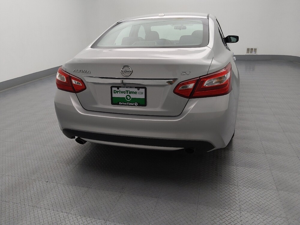 2017 Nissan Altima in St. Louis, MO 63125 - 18108042 7