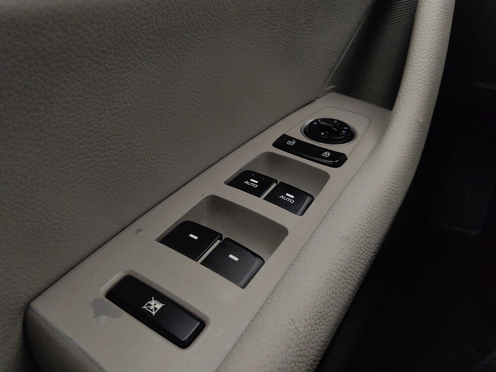 2018 Hyundai Sonata in Wichita, KS 67207 - 18108045 27