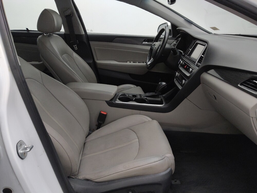 2018 Hyundai Sonata in Wichita, KS 67207 - 18108045 21