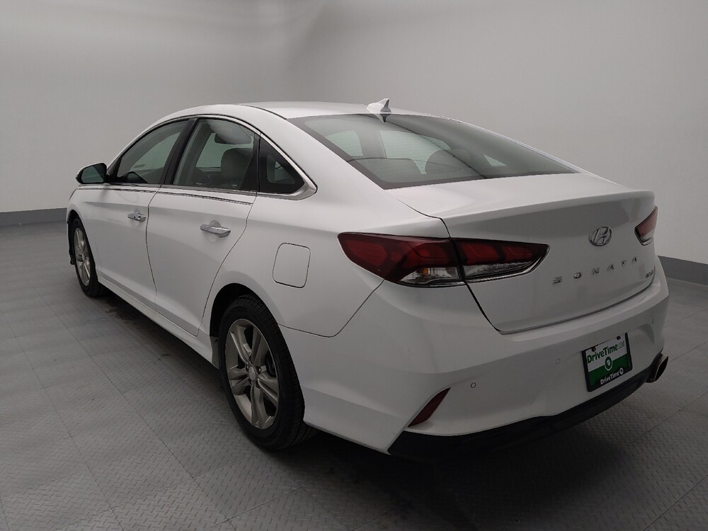 2018 Hyundai Sonata in Wichita, KS 67207 - 18108045 5