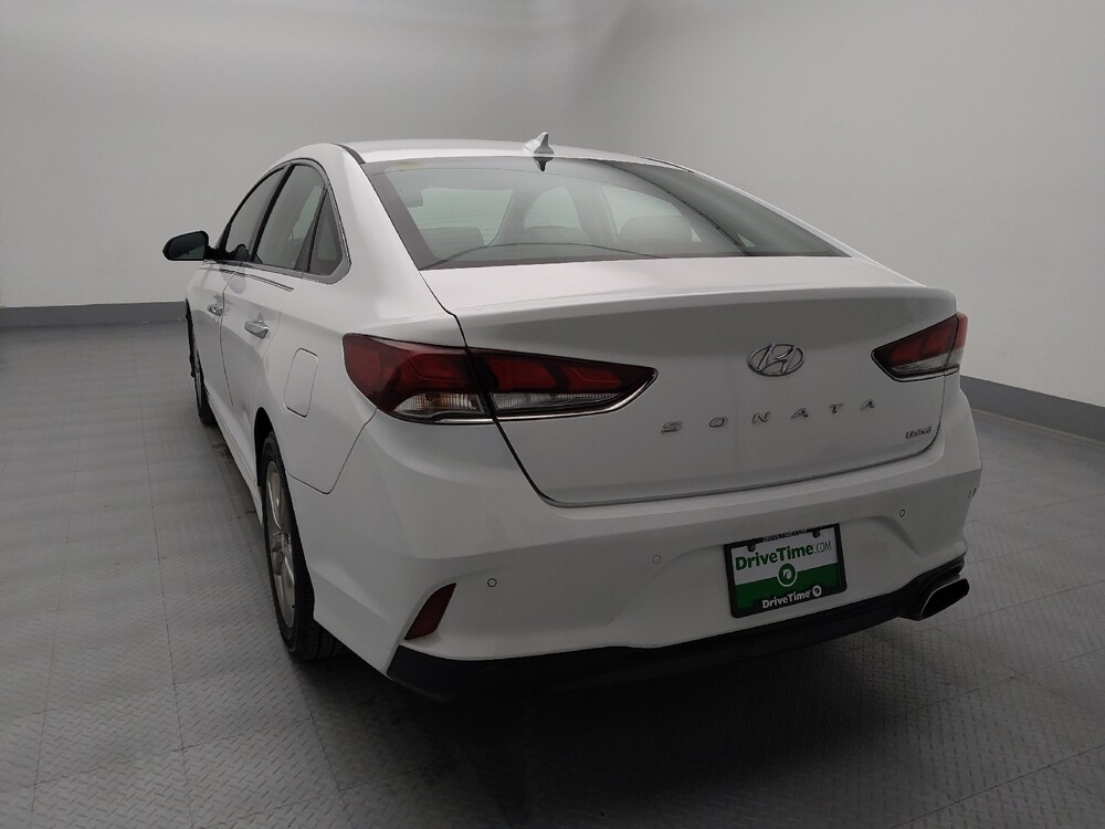 2018 Hyundai Sonata in Wichita, KS 67207 - 18108045 6