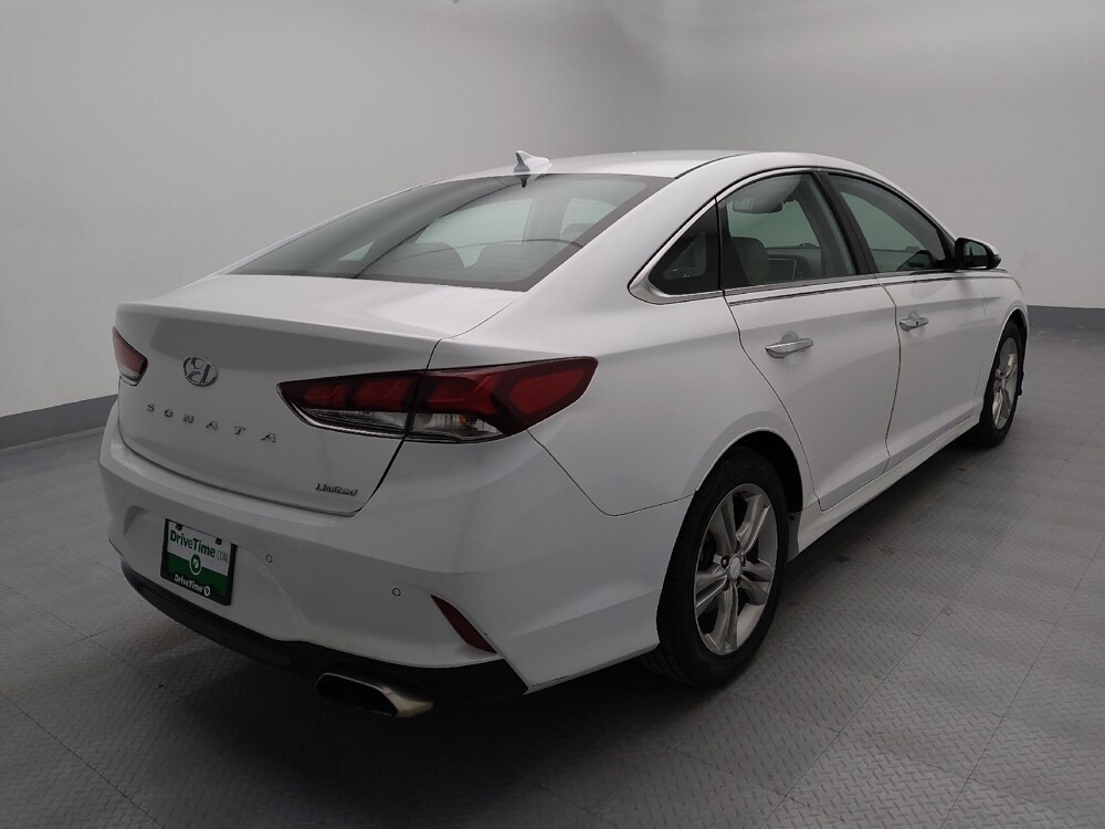 2018 Hyundai Sonata in Wichita, KS 67207 - 18108045 9