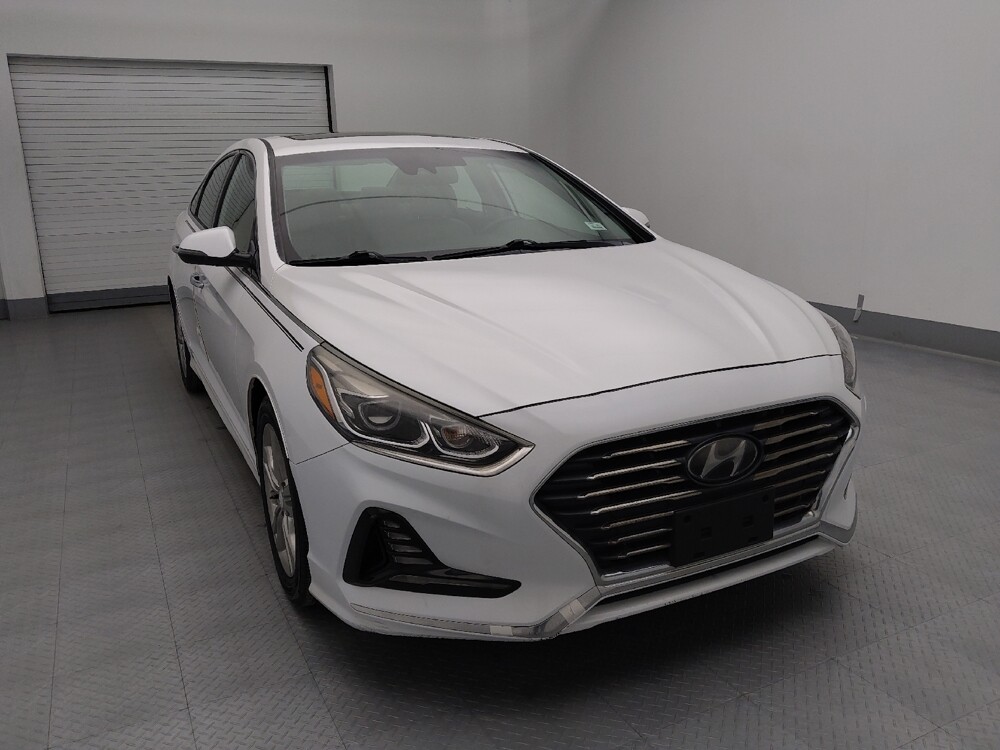 2018 Hyundai Sonata in Wichita, KS 67207 - 18108045 14