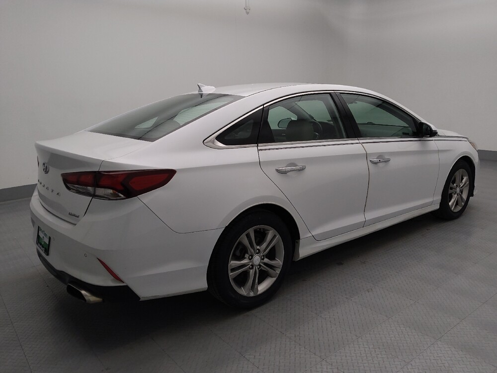 2018 Hyundai Sonata in Wichita, KS 67207 - 18108045 10