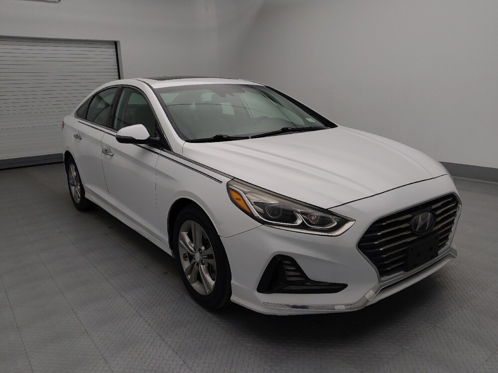 2018 Hyundai Sonata in Wichita, KS 67207 - 18108045 13