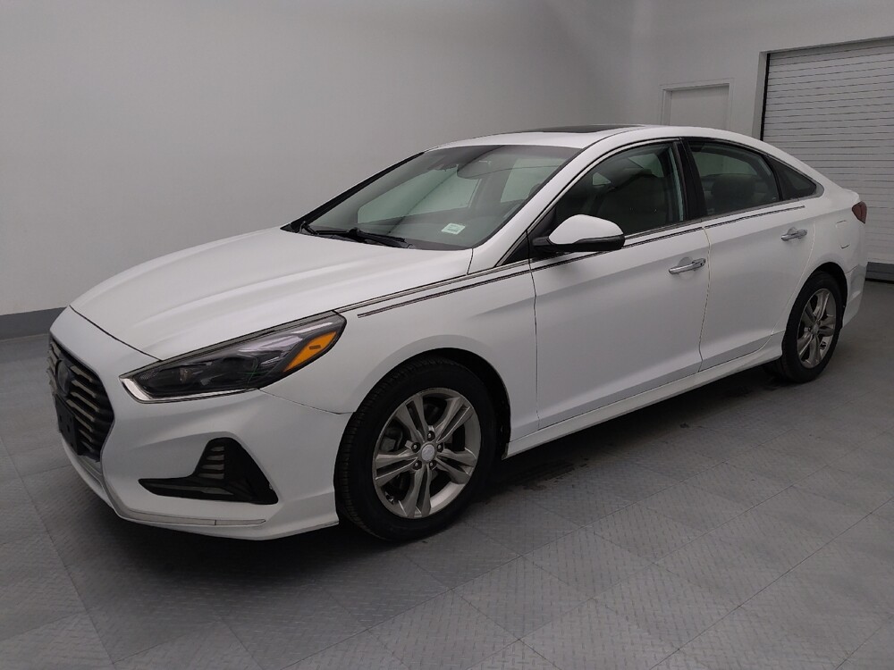 2018 Hyundai Sonata in Wichita, KS 67207 - 18108045 2