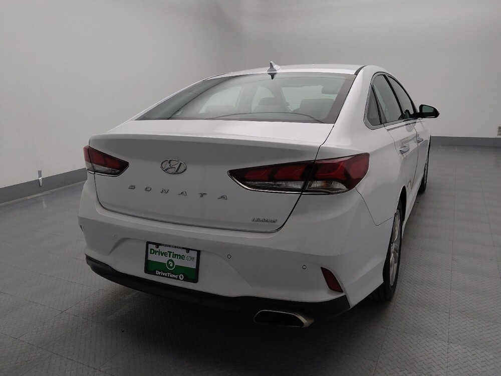 2018 Hyundai Sonata in Wichita, KS 67207 - 18108045 7