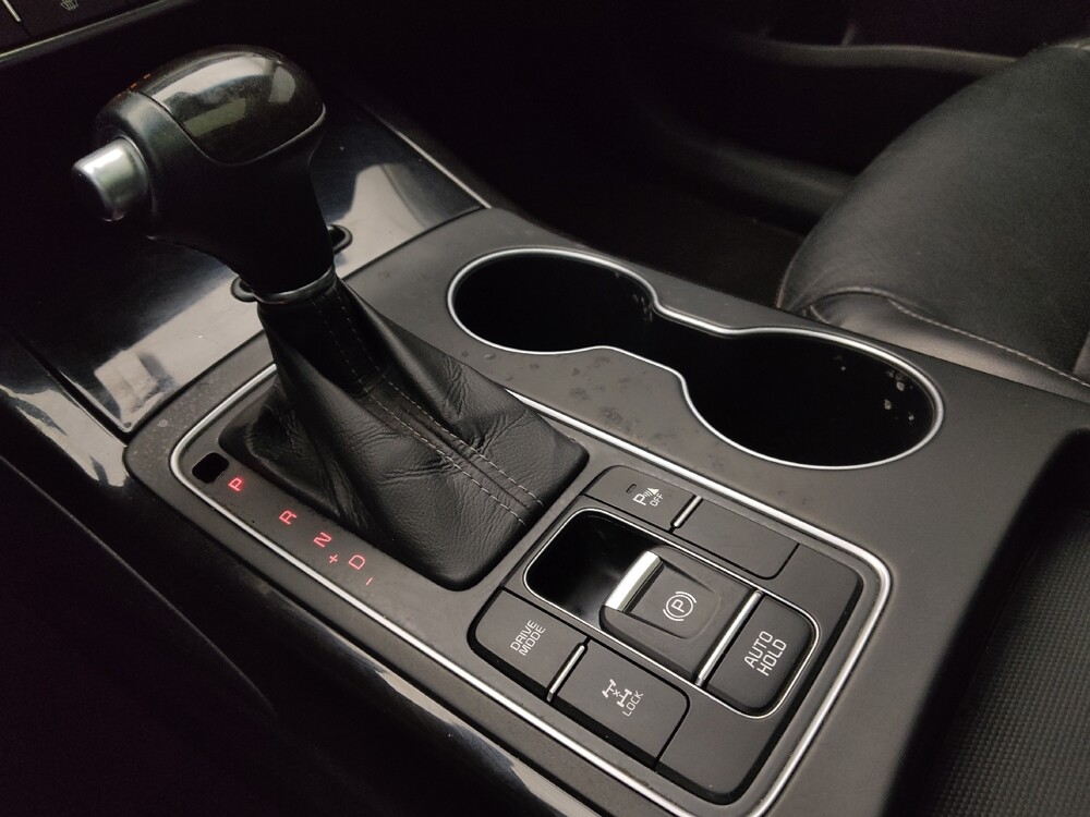 2017 Kia Sorento in St. Louis, MO 63136 - 18108047 26