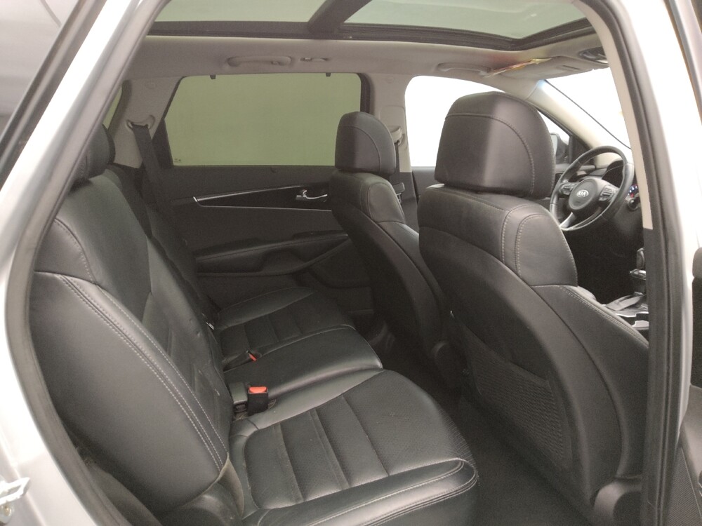 2017 Kia Sorento in St. Louis, MO 63136 - 18108047 19