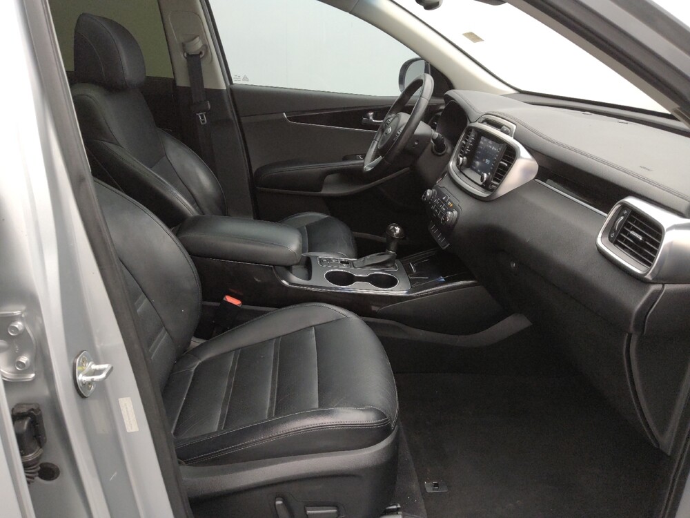 2017 Kia Sorento in St. Louis, MO 63136 - 18108047 21