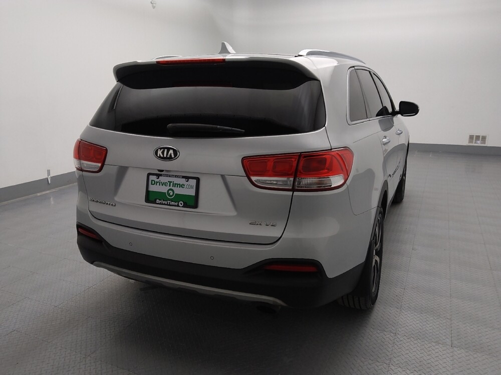 2017 Kia Sorento in St. Louis, MO 63136 - 18108047 7