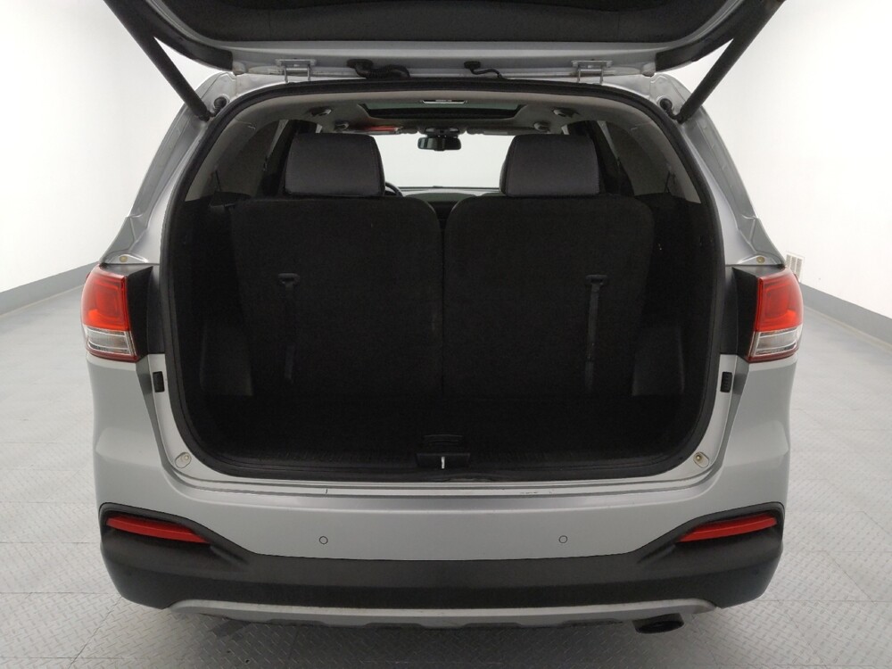 2017 Kia Sorento in St. Louis, MO 63136 - 18108047 29