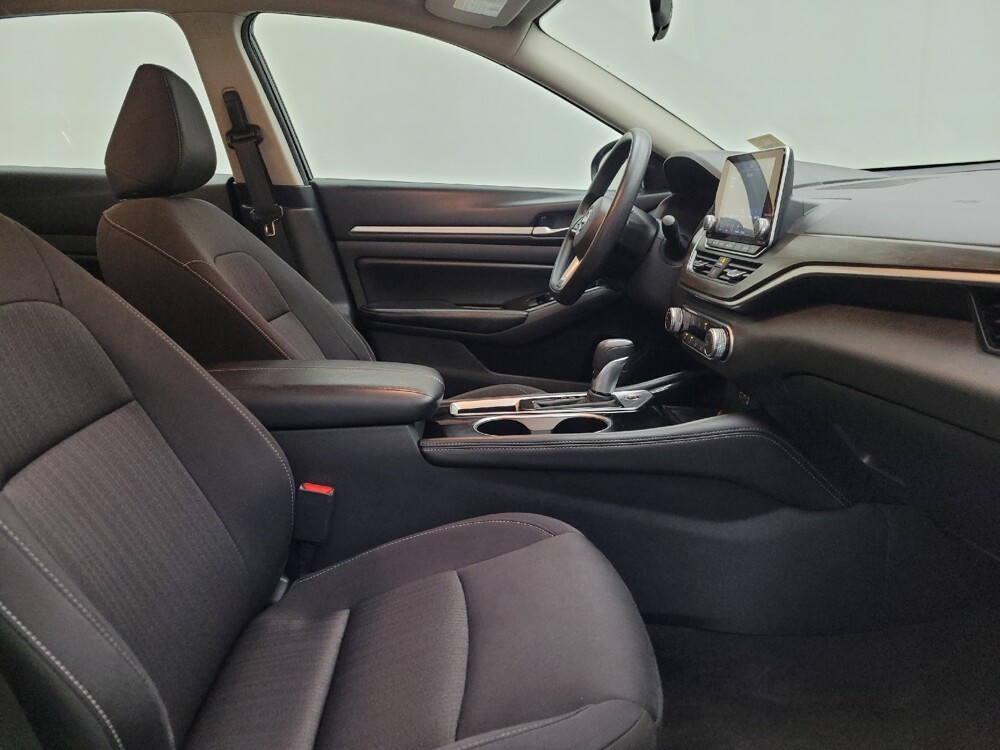2023 Nissan Altima in St. Louis, MO 63136 - 18108050 21