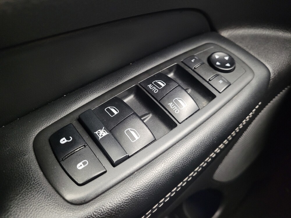 2021 Jeep Grand Cherokee in Taylor, MI 48180 - 18108057 27