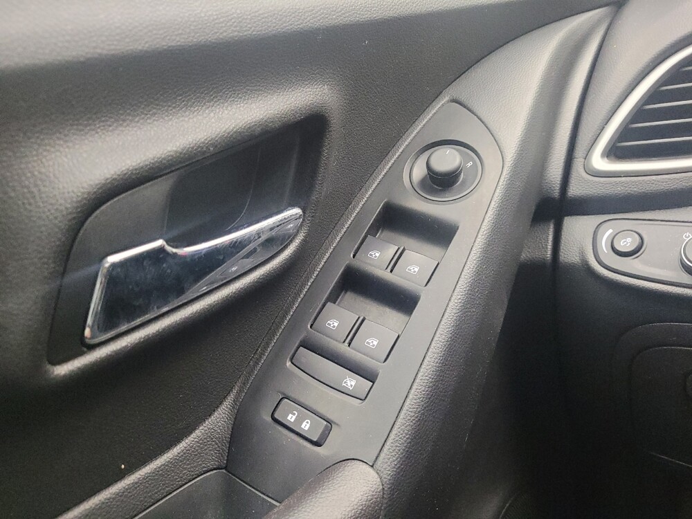 2020 Chevrolet Trax in Taylor, MI 48180 - 18108059 27