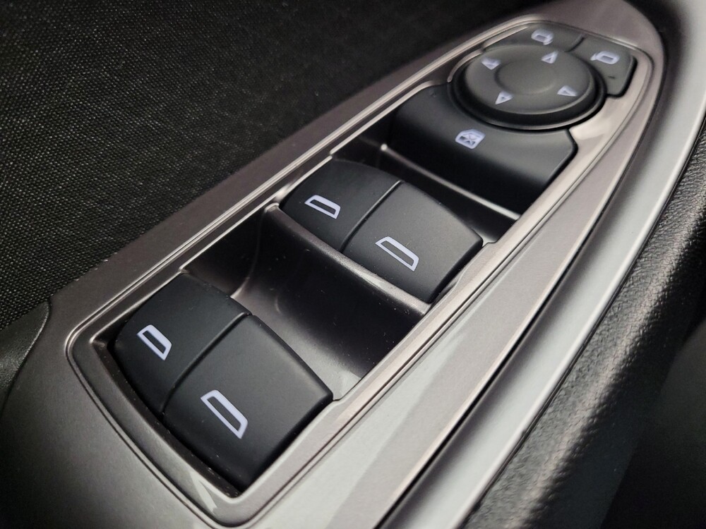 2021 Chevrolet Malibu in Taylor, MI 48180 - 18108064 27