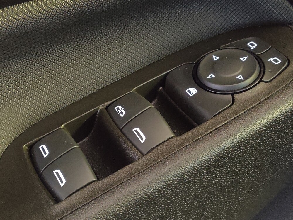 2023 Chevrolet Equinox in Live Oak, TX 78233 - 18108071 27