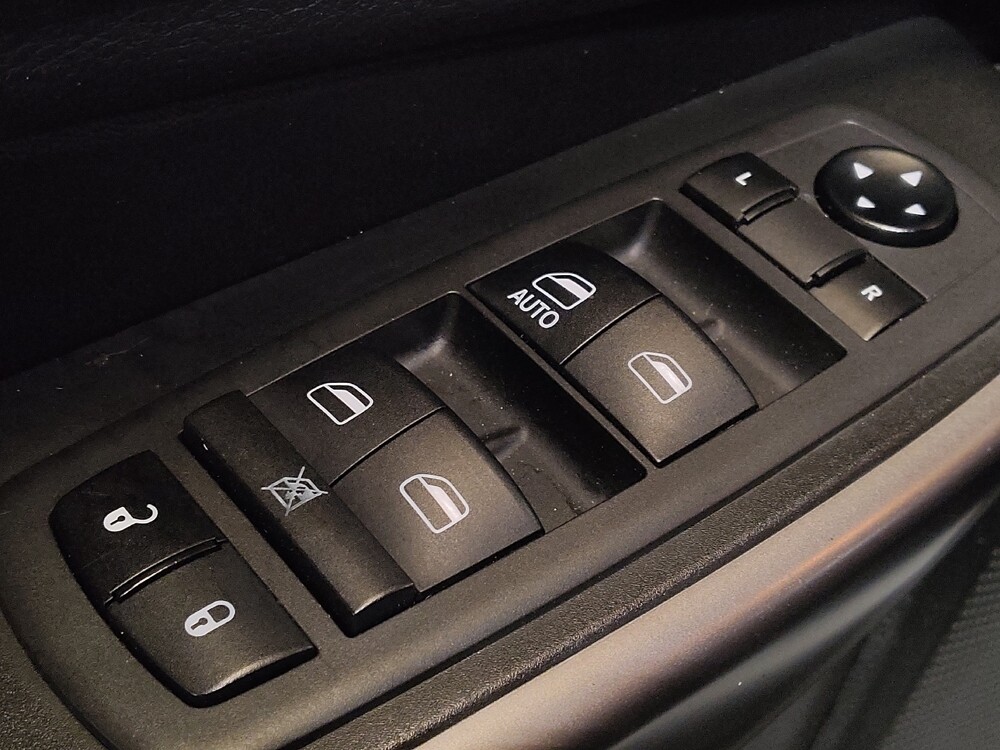 2019 Jeep Cherokee in Savannah, GA 31419 - 18108072 27