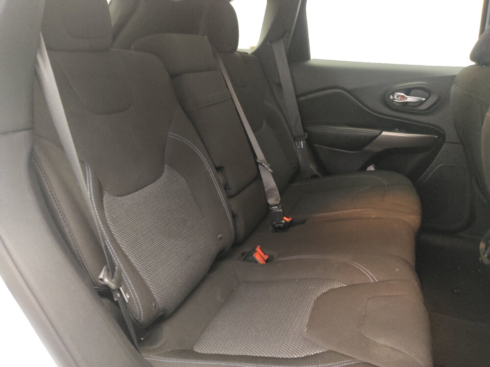 2019 Jeep Cherokee in Savannah, GA 31419 - 18108072 19