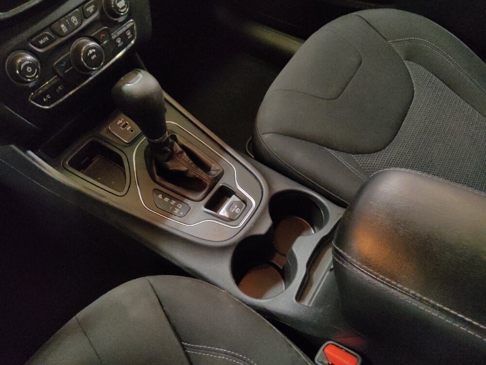 2019 Jeep Cherokee in Savannah, GA 31419 - 18108072 26