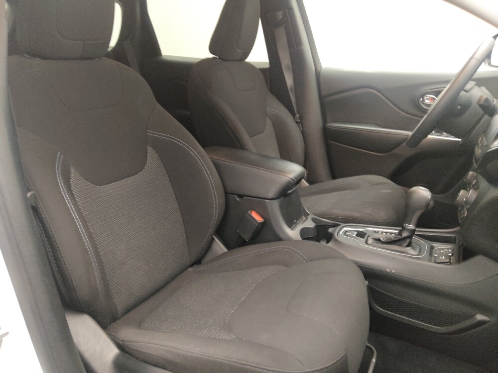 2019 Jeep Cherokee in Savannah, GA 31419 - 18108072 21