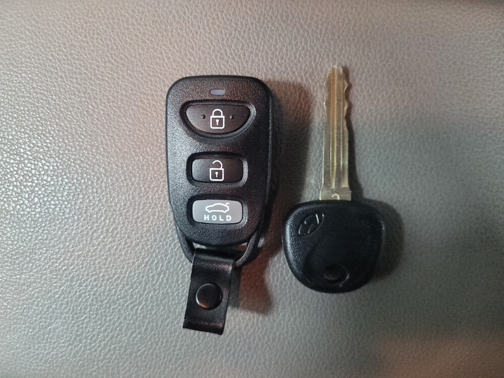 2018 Hyundai Elantra in Stone Mountain, GA 30083 - 18108076 32