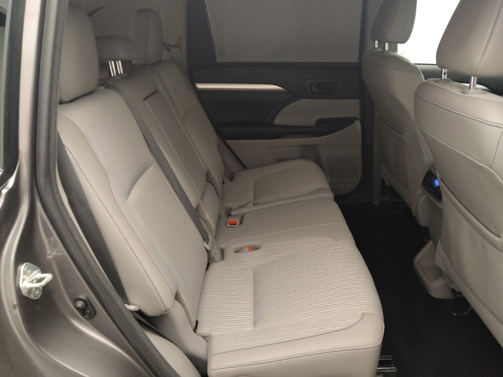 2018 Toyota Highlander in Round Rock, TX 78664 - 18108087 19