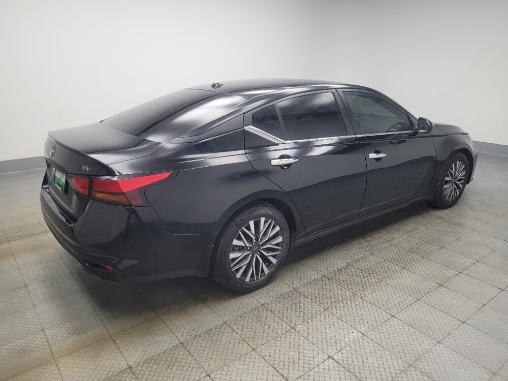 2024 Nissan Altima in Indianapolis, IN 46219 - 18108094 10