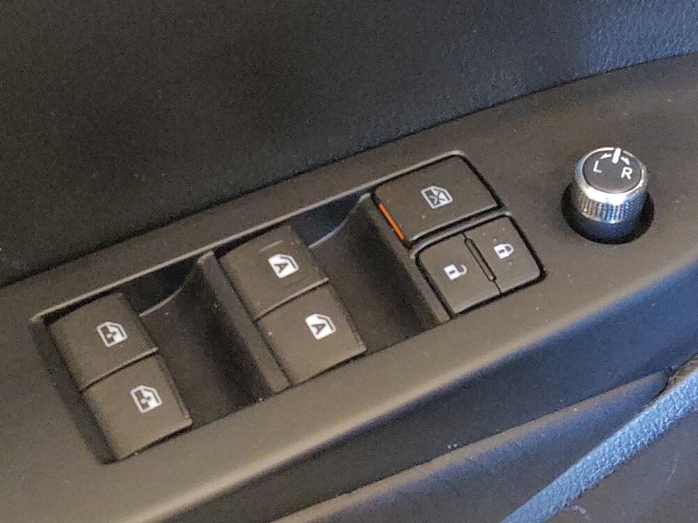 2019 Toyota Highlander in Tallahassee, FL 32304 - 18108149 27