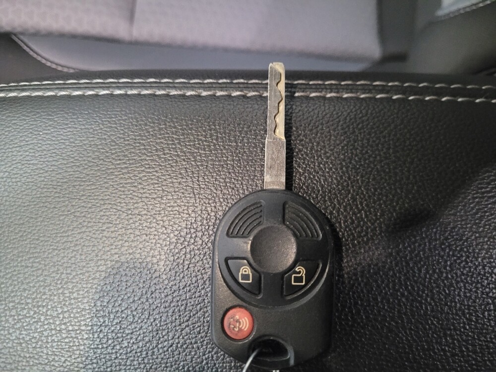 2017 Ford Escape in Newport News, VA 23601 - 18108180 32