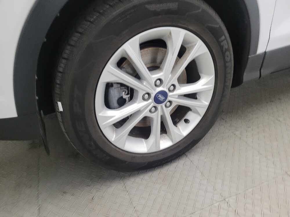 2017 Ford Escape in Newport News, VA 23601 - 18108180 31