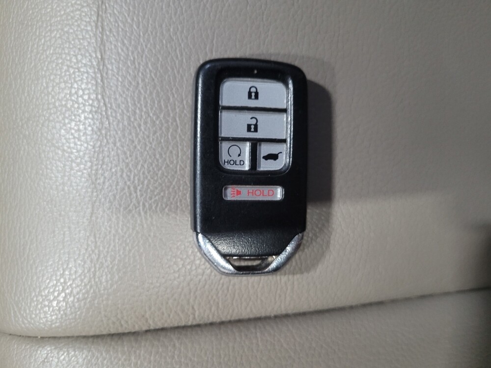 2018 Honda Pilot in New Castle, DE 19720 - 18108198 32