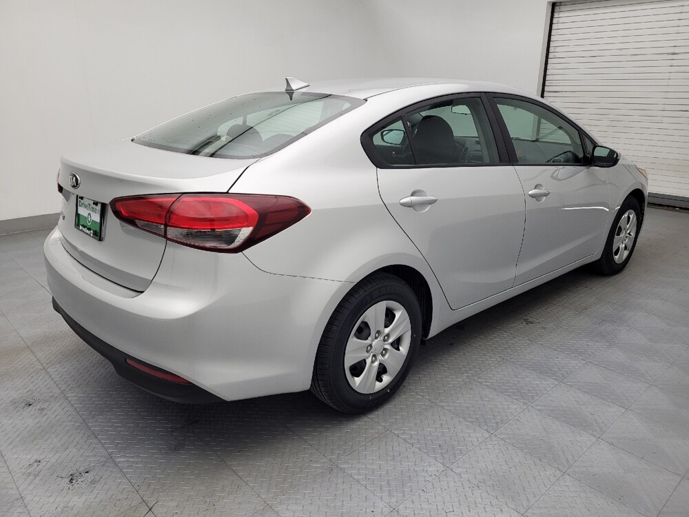 2017 Kia Forte in Greensboro, NC 27407 - 18108203 9