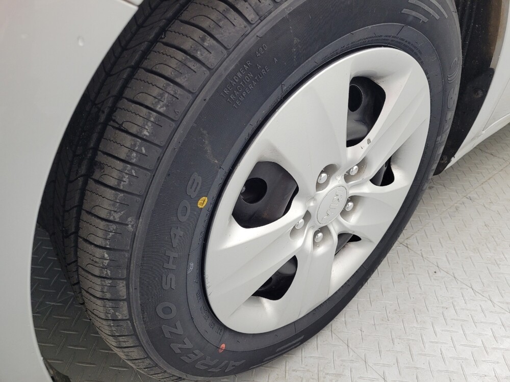 2017 Kia Forte in Greensboro, NC 27407 - 18108203 31