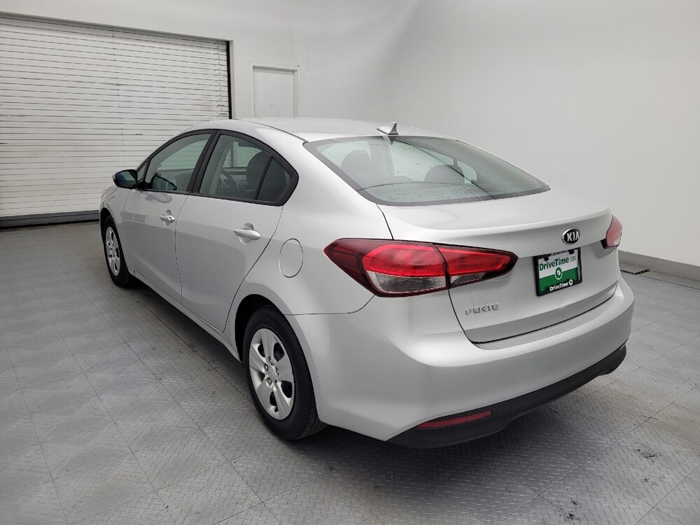 2017 Kia Forte in Greensboro, NC 27407 - 18108203 5