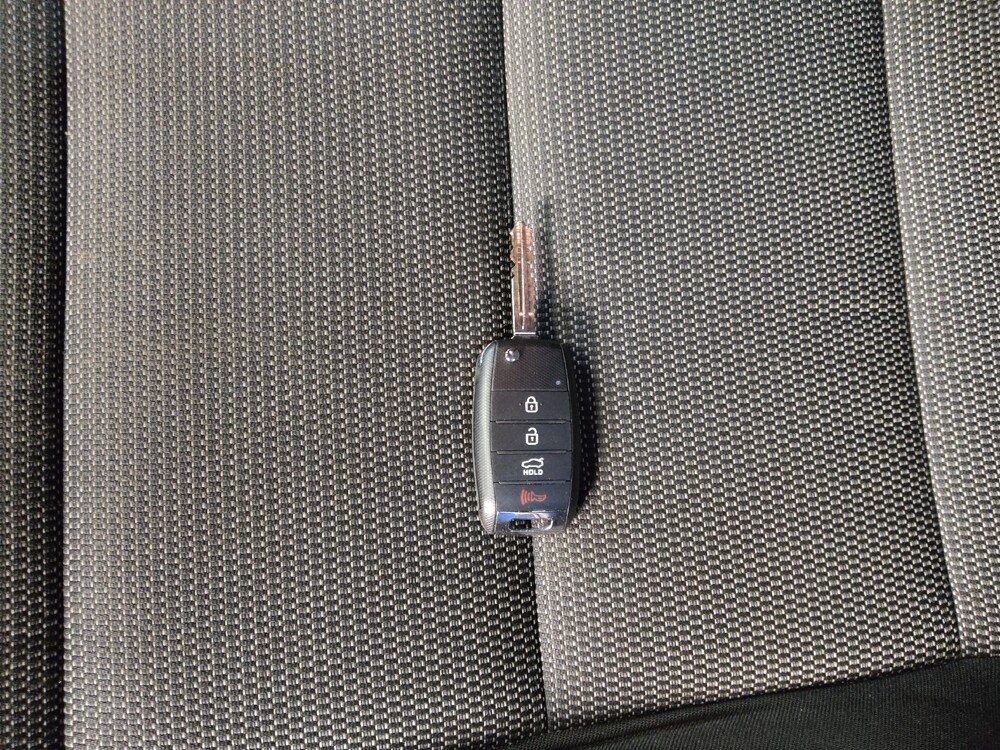 2017 Kia Forte in Greensboro, NC 27407 - 18108203 32