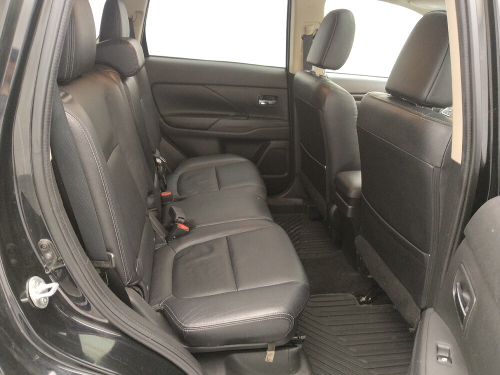 2017 Mitsubishi Outlander in Gladstone, MO 64118 - 18108212 19