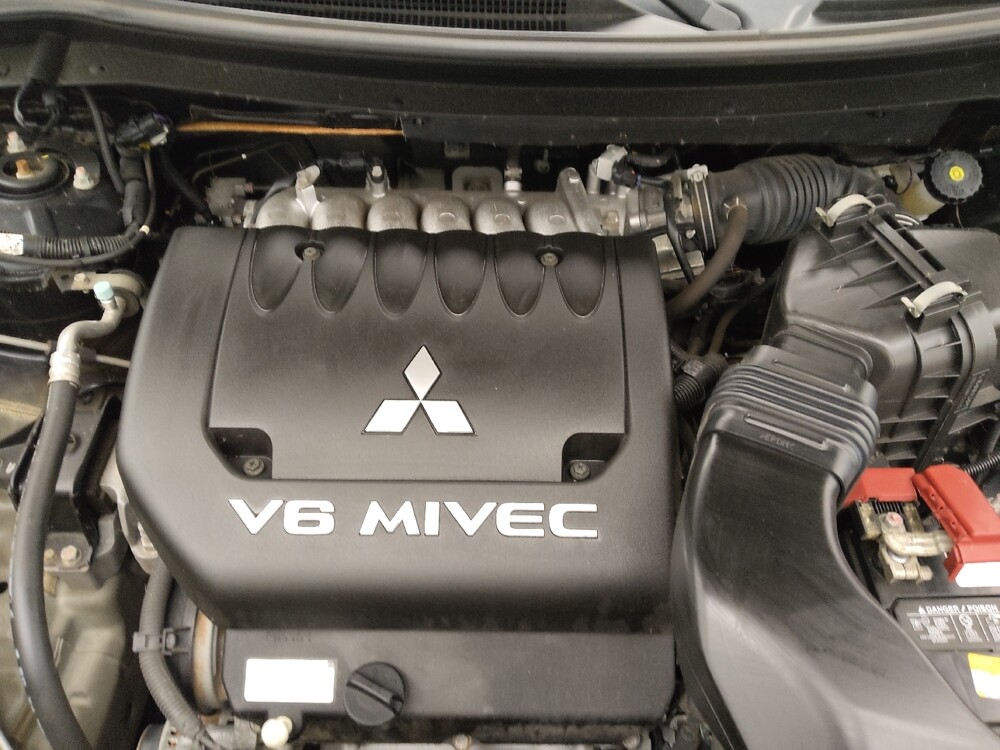 2017 Mitsubishi Outlander in Gladstone, MO 64118 - 18108212 30