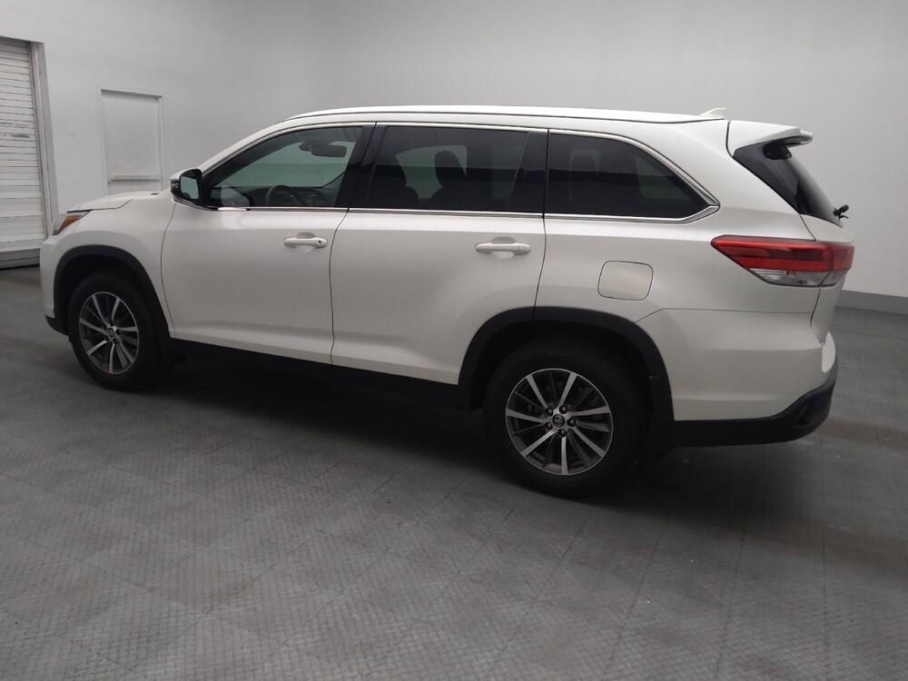 2019 Toyota Highlander in Jacksonville, FL 32210 - 18108213 3