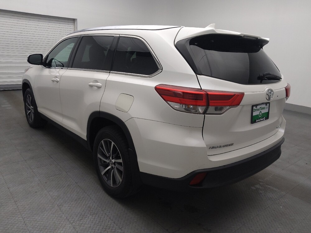 2019 Toyota Highlander in Jacksonville, FL 32210 - 18108213 5