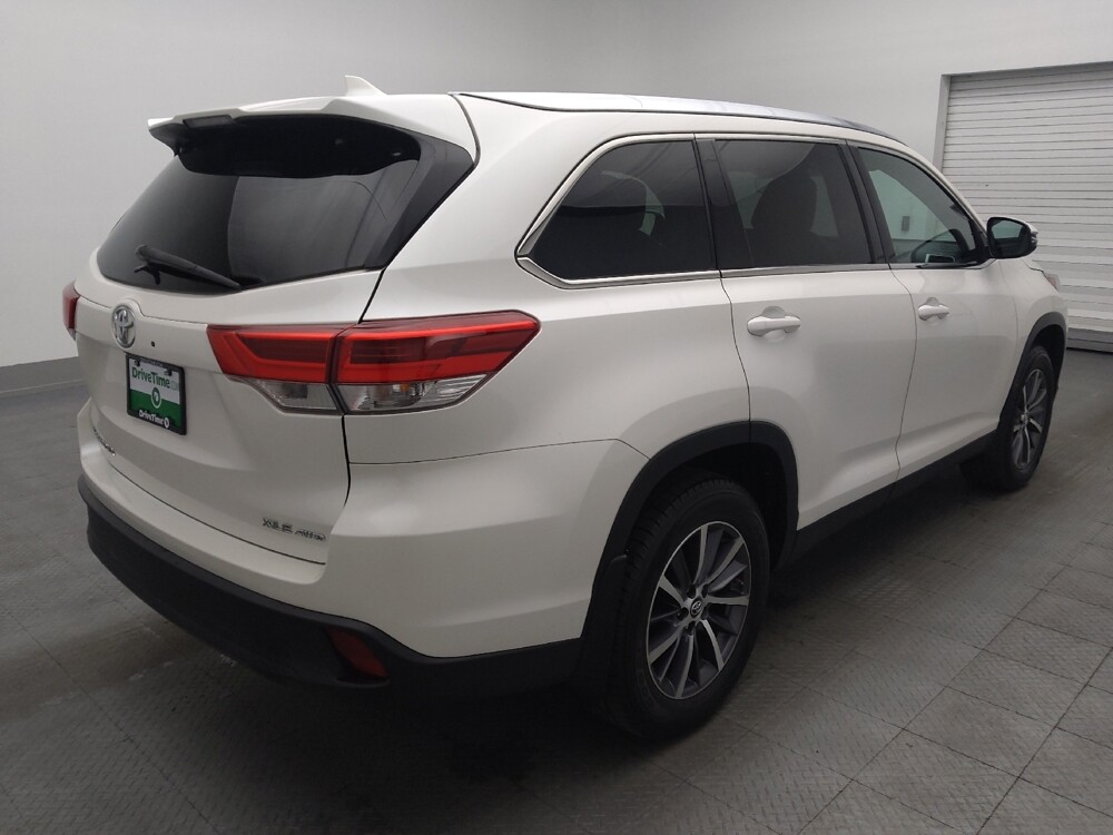 2019 Toyota Highlander in Jacksonville, FL 32210 - 18108213 9