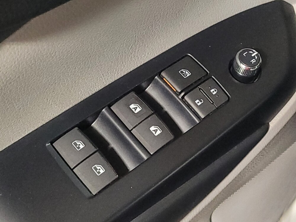 2019 Toyota Highlander in Jacksonville, FL 32210 - 18108213 27